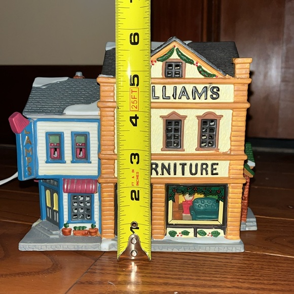 Lemax 1999 retired lighted Williams furniture store with window view of couch - Picture 13 of 13